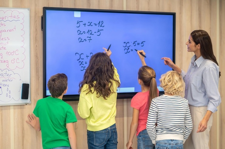 màn hình tương tác cho lớp học thông minh