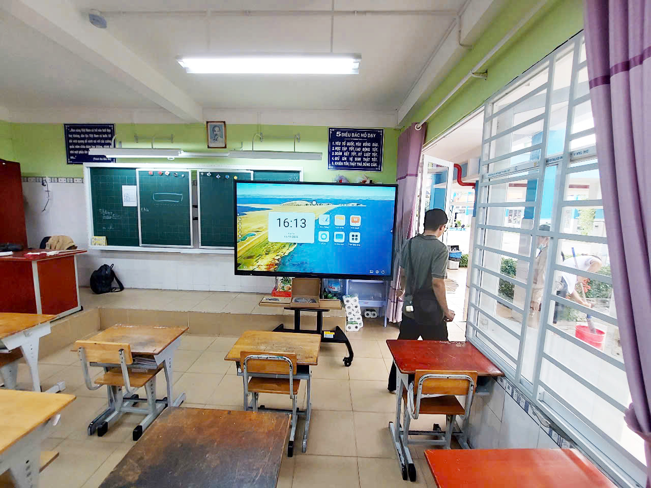 màn hình tương tác giáo dục