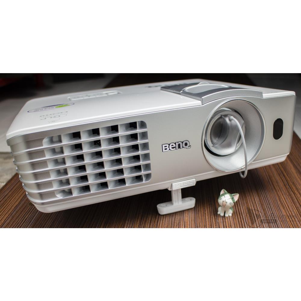 Máy chiếu BenQ W1070