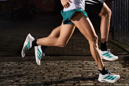 ADIDAS RA MẮT GIÀY CHẠY BỘ ADIZERO BOSTON 13 MỚI