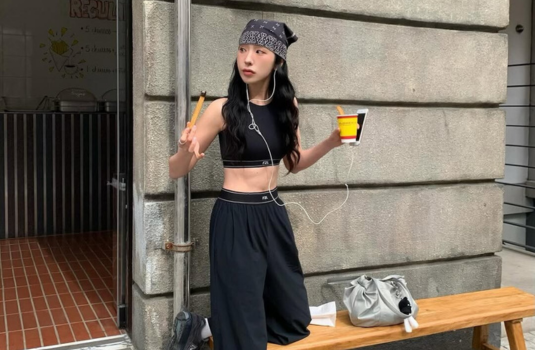 SPORT BRA TRONG NHỮNG BẢN PHỐI THỜI TRANG ẤN TƯỢNG