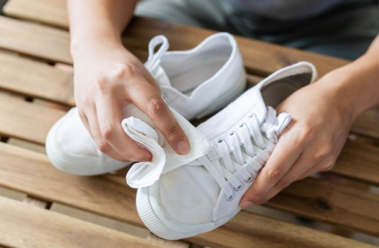 HƯỚNG DẪN CÁCH VỆ SINH VỚI TỪNG LOẠI GIÀY