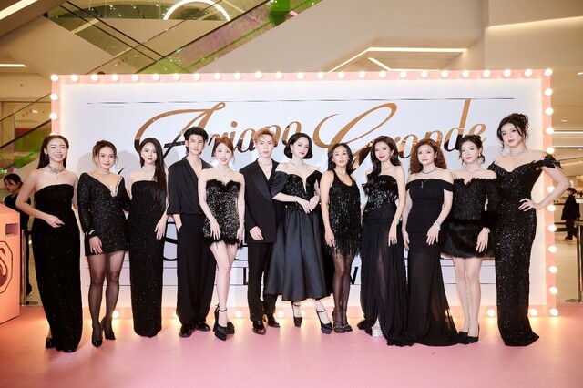 SWAROVSKI THẮP SÁNG THỦ ĐÔ HN TẠI TTTM LOTTE MALL WEST LAKE