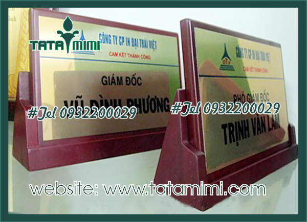Biển chức danh bằng mica cho ngày nhận chức