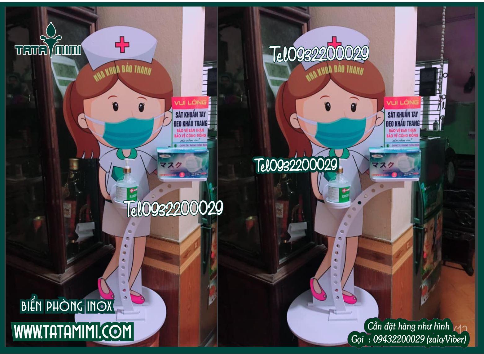 Standee để đất thân sắt mặt bằng fomex bồi decal 