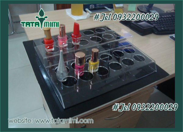 Kệ giới thiệu sản phẩm bằng mica