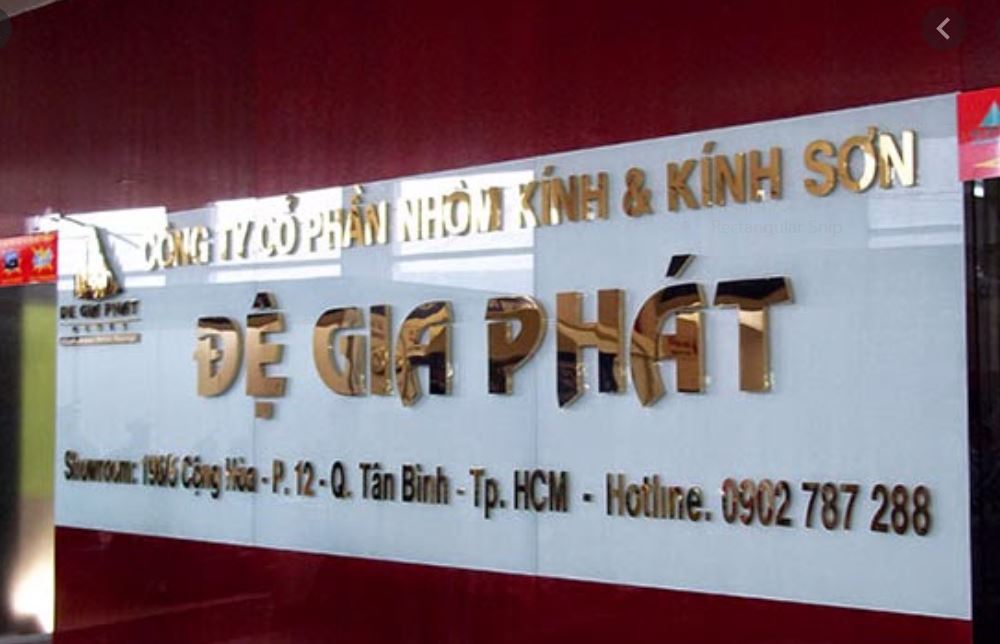  Chữ nổi mặt mica viền inox