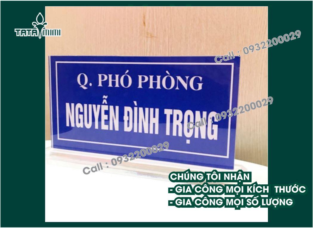 Biển chức danh chữ A – bảng tên để bàn 