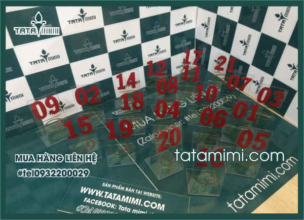 Biển số bàn mica trong