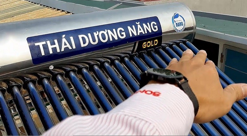 may nuoc nong nang luong mat troi