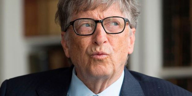 ty-phu-bill-gates-lan-dau-tien-su-dung-mot-chiec-smartphone-android-van-noi-khon