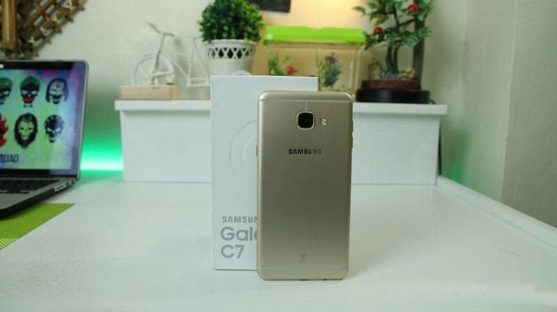 samsung-galaxy-c7-bat-dau-duoc-cap-nhat-android-7-0-nougat