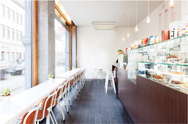 Điều hòa Daikin Inverter Áp trần Cassette, 38200BTU, 2 chiều, điều khiển từ xa, gas R410A. Model: FHQ100DAVMA/RZQ100LV1