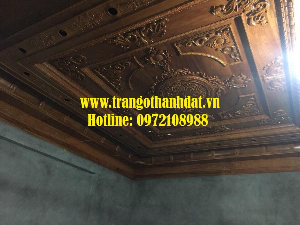 Trần gỗ cổ điển mang lại vẻ đẹp sang trọng cho ngôi nhà Watermarked-thi-cong-tran-go-co-dien-mien-bac