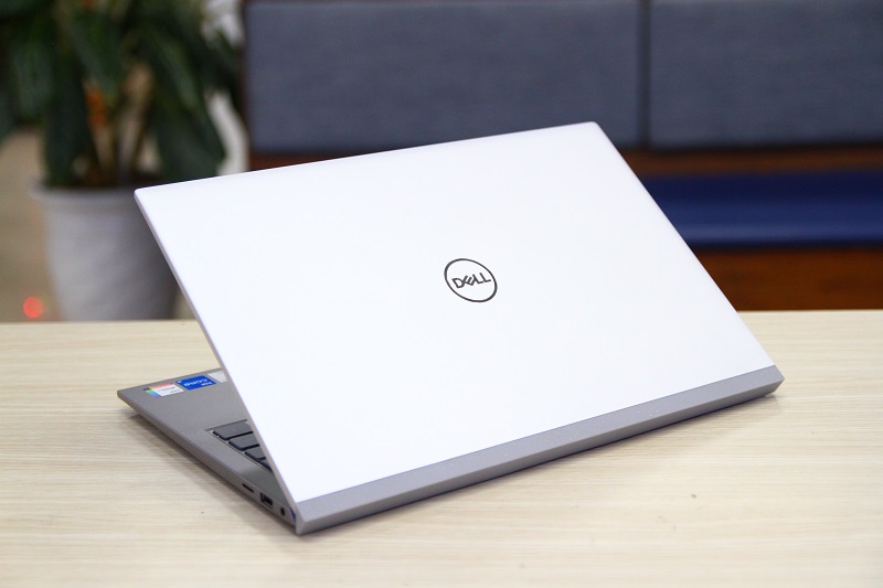 Dell Inspiron 5518-i5 11320H-16GB-SSD 512GB-15.6 FHD