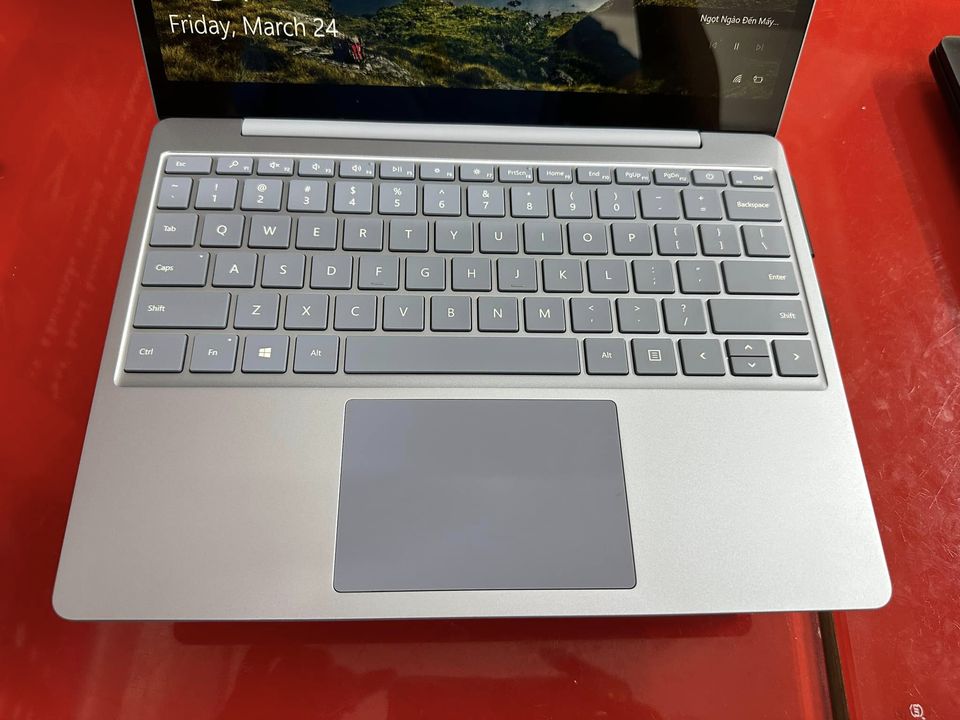 Microsoft Surface Laptop Go i5/8GB/128GB (Likenew)