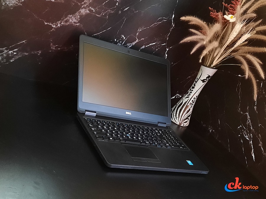 DELL LATITUDE E5550 CPU I5 - 5200U / RAM 4GB / SSD 120GB / MÀN 15.6 HD