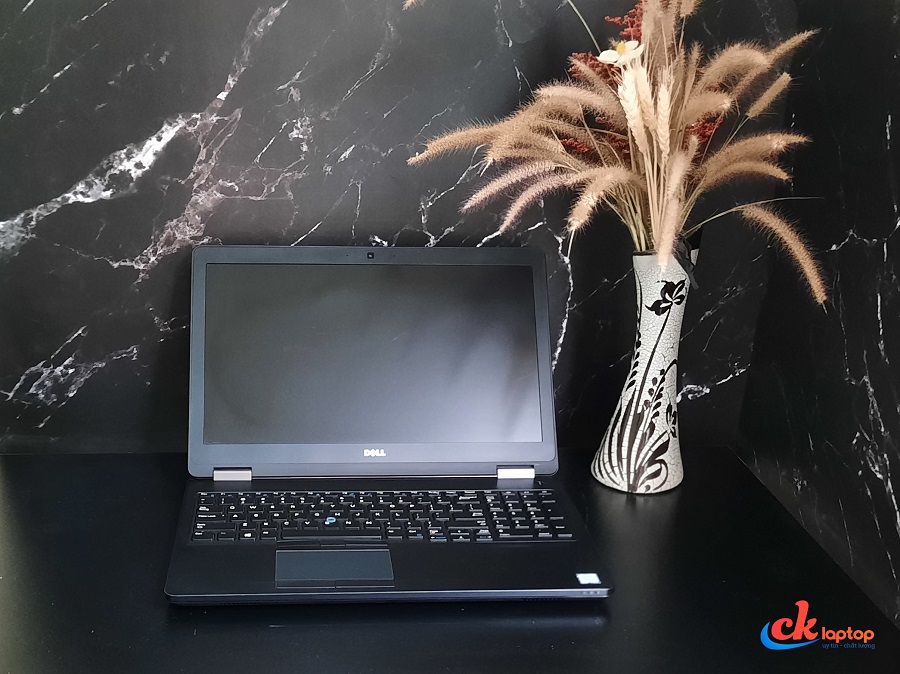 DELL LATITUDE E5570 CPU I7 - 6820 HQ / RAM 8GB / SSD 256GB / MÀN 15.6 INCH FHD IPS