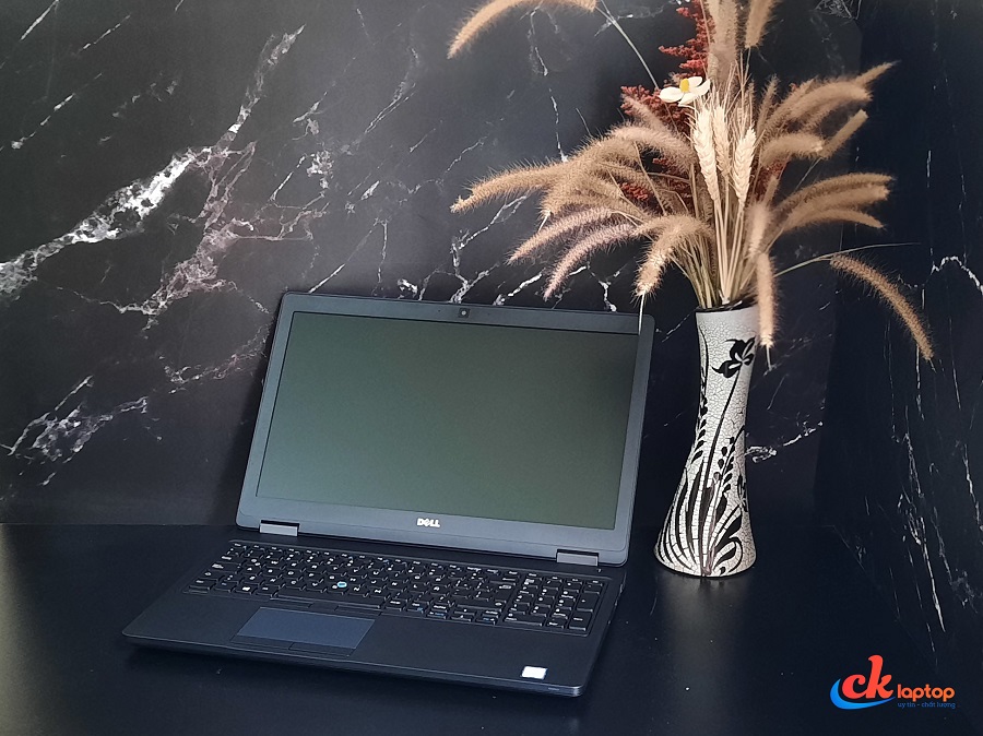 DELL LATITUDE E5580 CPU I7 - 7600U / RAM 8GB / SSD 256GB / MÀN 15.6 FHD