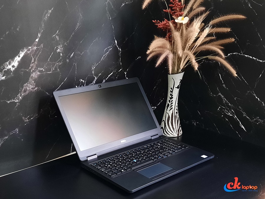 DELL LATITUDE E5580 CPU I7 - 7600U / RAM 8GB / SSD 256GB / MÀN 15.6 FHD