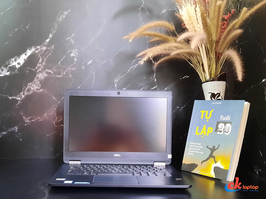 DELL LATITUDE E7270 / CPU I5 - 6300U / RAM 8GB / SSD 256GB / MÀN 12.5 INCH FHD