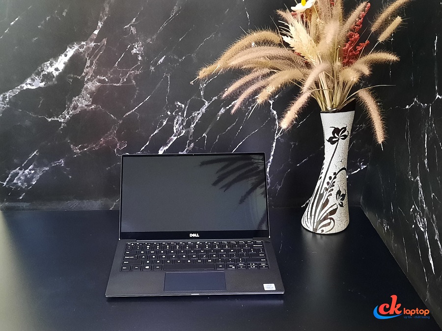 DELL XPS 13 7390 Coi5/ Coi7 (like new)