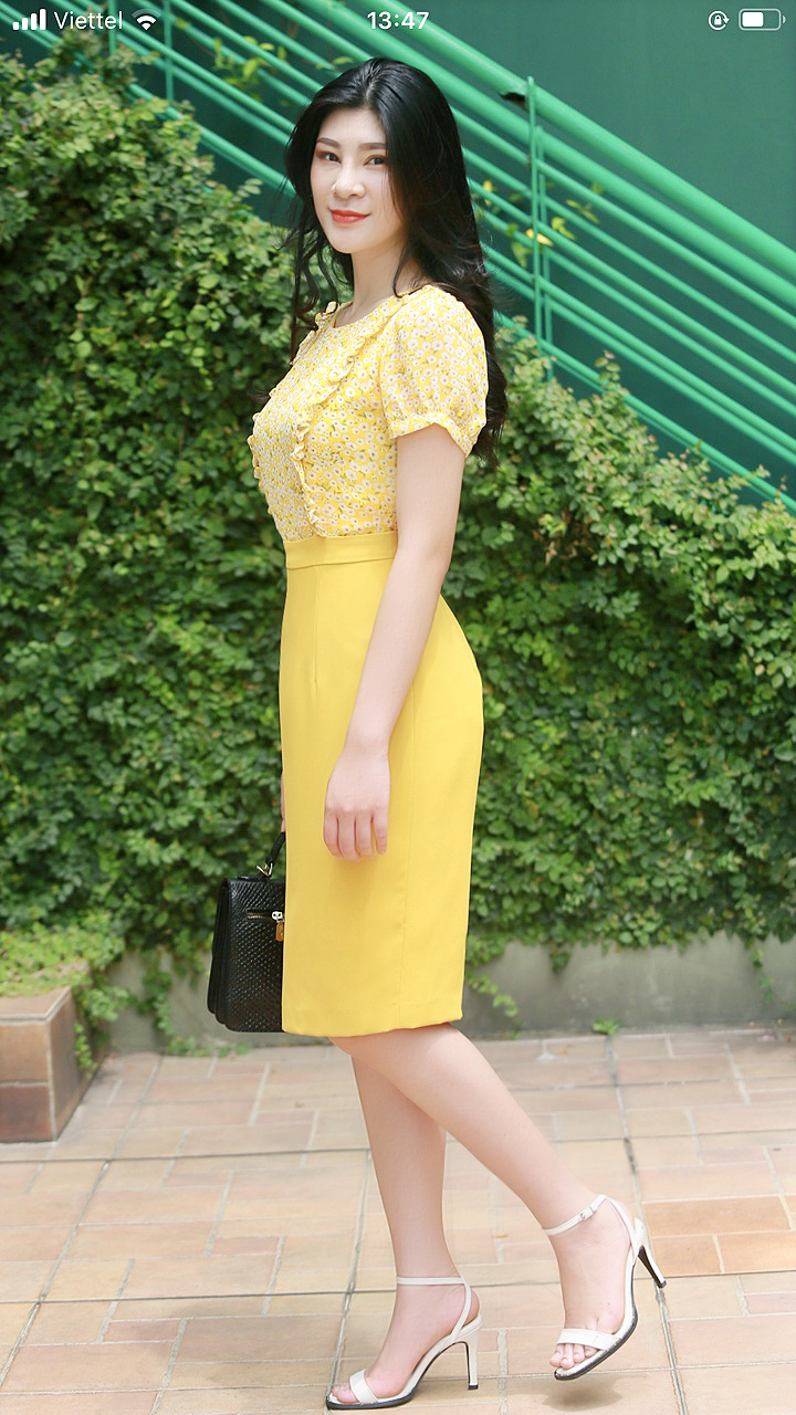 Váy Voan Hoa Nhí Vàng Hoa Đỏ Dạo Phố Ngày Hè Siêu Xinh Hazel Dress -  MixASale