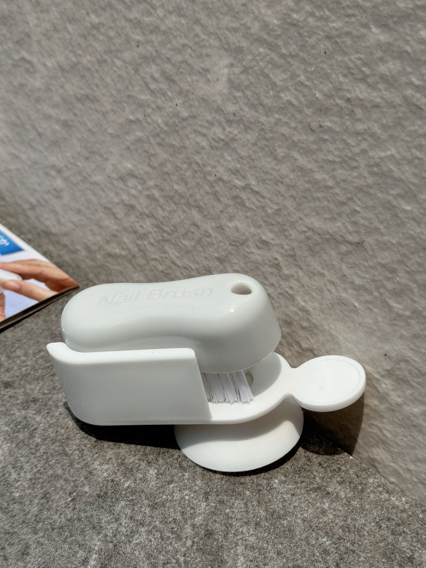 Bàn chải chà móng mini có giá treo MIRAI (đã phân loại) - Hàng Nhật nội địa