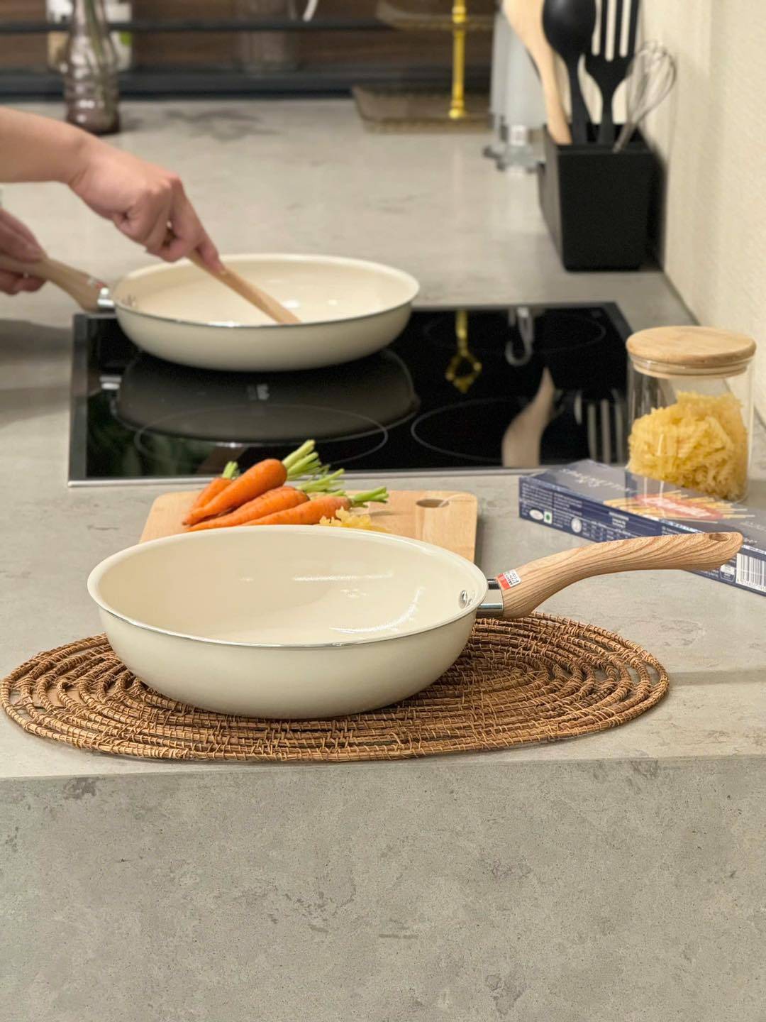 Chảo chống dính Ceramic Kakusee - size 20cm sâu lòng, màu be  - Hàng Nhật nội địa