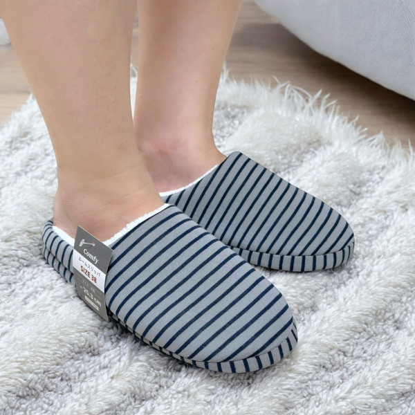 Dép đi trong nhà kín mũi đế nhựa chống trượt Comfy (mẫu 1 kín gót, size 40) - Hàng Nhật nội địa