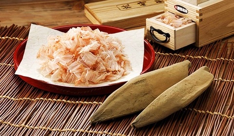 Cá ngừ (giác) bào sấy khô Kobe Bussan 100g - Hàng Nhật nội địa