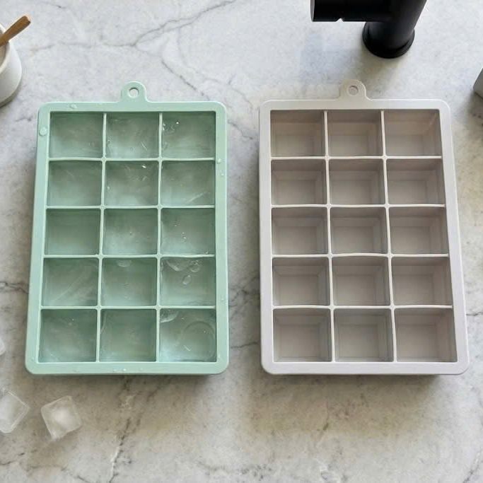 Set 2 khay đá silicone loại 24 viên Mirai (màu ghi, màu xanh) - Hàng Nhật nội địa