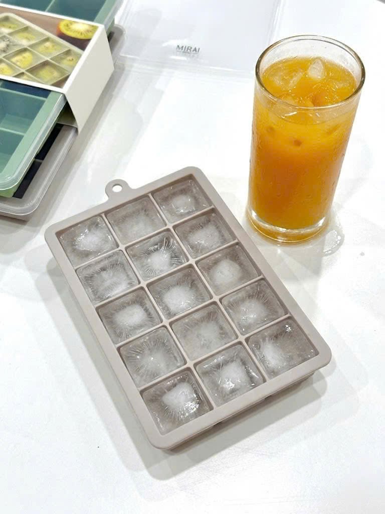Set 2 khay đá silicone loại 24 viên Mirai (màu ghi, màu xanh) - Hàng Nhật nội địa
