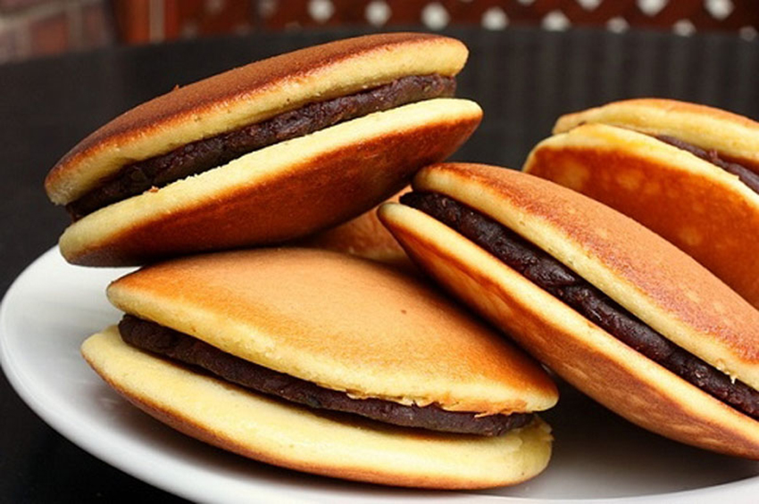 Bánh Doremon Dorayaki nhân đậu đỏ hạt dẻ 300g