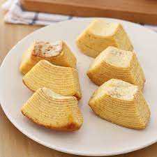 Bánh cuộn ngàn lớp Baumkuchen Marukin 9 cái vị sữa - Hàng Nhật nội địa