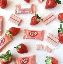 Bánh Kitkat Nestle mini 10 chiếc (vị dâu) - Hàng Nhật nội địa