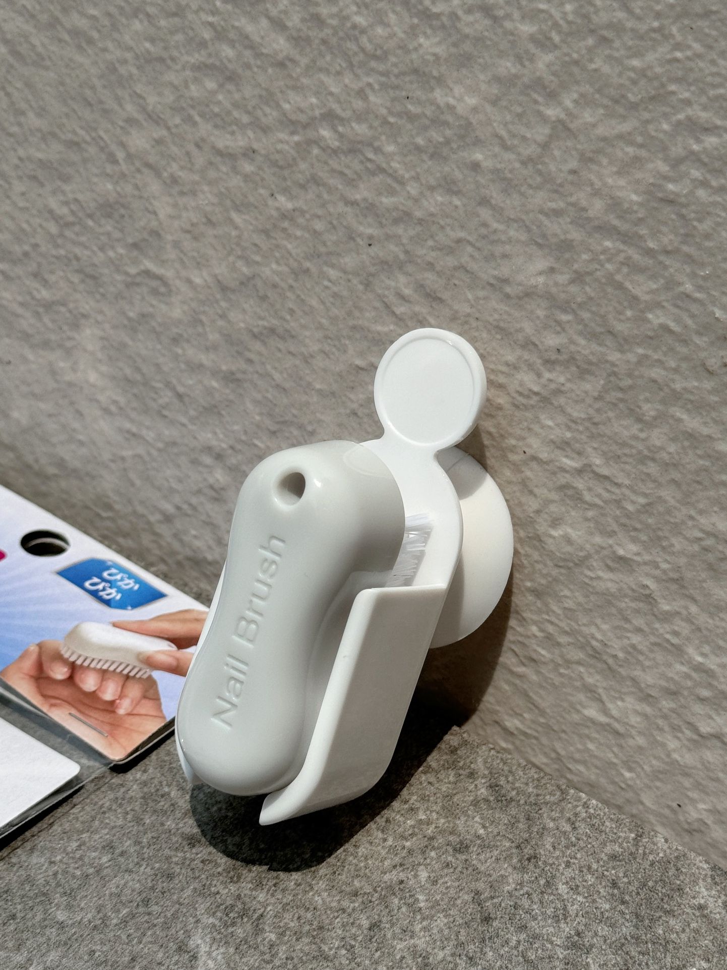 Bàn chải chà móng mini có giá treo MIRAI (đã phân loại) - Hàng Nhật nội địa