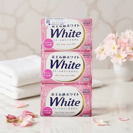 Xà phòng tắm Kao White Soap Nhật Bản 130g ( Hương Hoa Hồng)