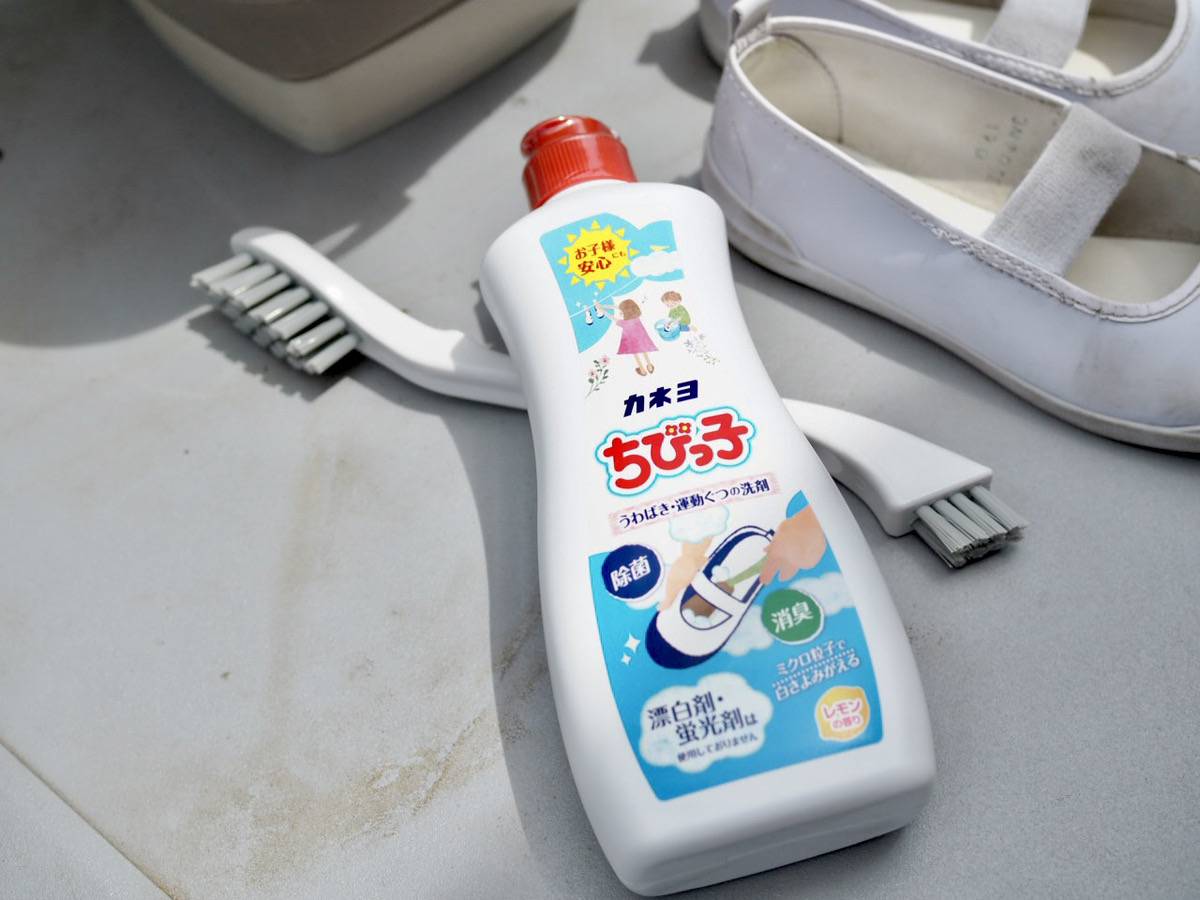 Kem tẩy rửa, giặt giày thể thao Kaneybo 400gr (mã mới) - Hàng Nhật nội địa