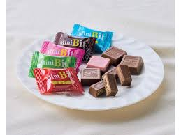 Socola tổng hợp Mini Bit Bourbon 102g - Hàng Nhật nội địa