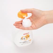 PIGEON- Sữa tắm gội sơ sinh hương cam chai 500ml - Hàng Nhật nội địa