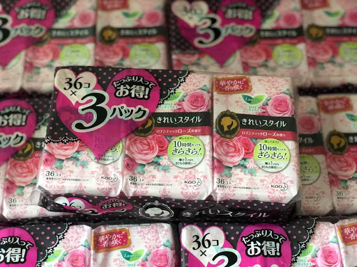 Băng vệ sinh hàng ngày 108 miếng KAO ( hồng trắng )- Hàng Nhật nội địa