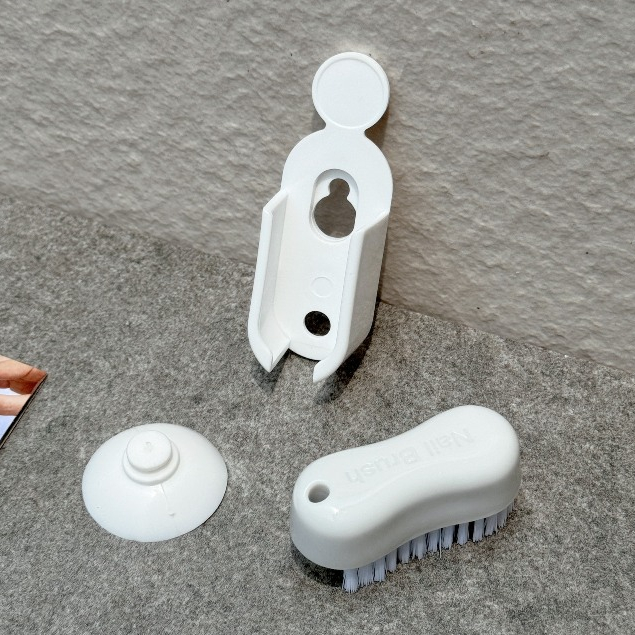 Bàn chải chà móng mini có giá treo MIRAI (đã phân loại) - Hàng Nhật nội địa