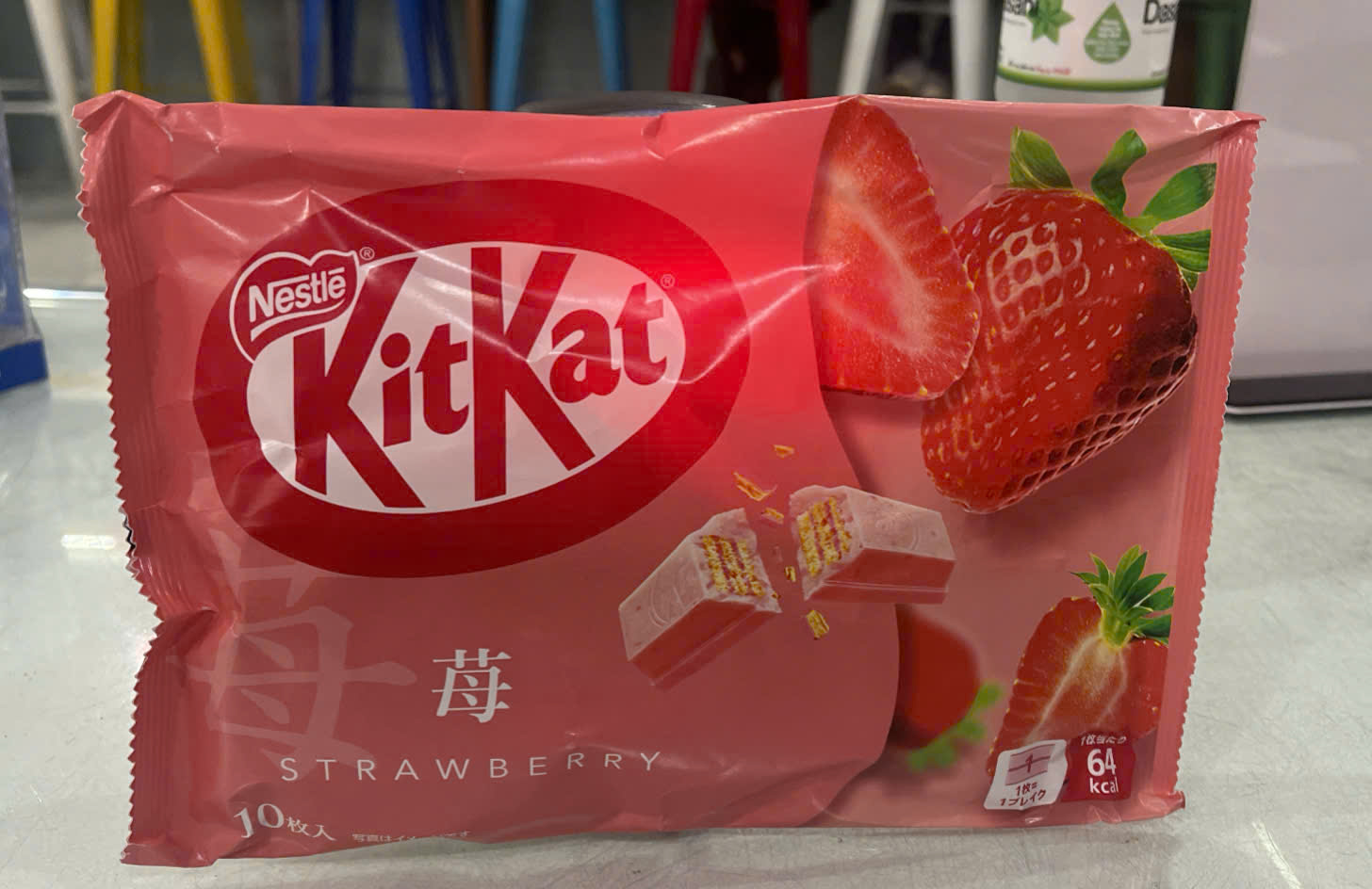 Bánh Kitkat vị Dâu tây Nhật Bản 10 cái - Hàng Nhật nội địa