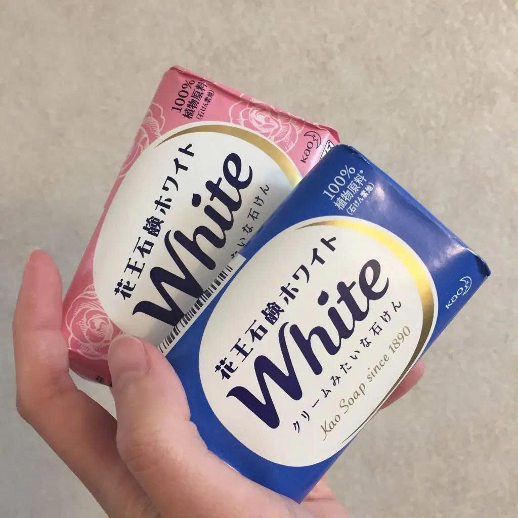 Xà phòng tắm Kao White Soap Nhật Bản 130g ( Hương Hoa Hồng)