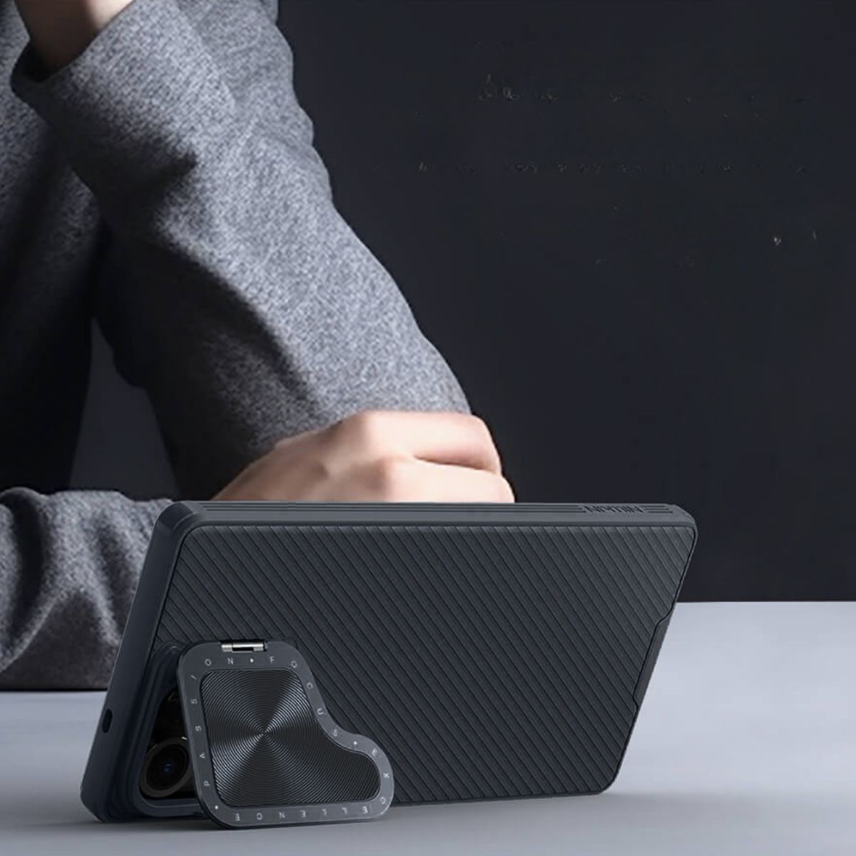 Ốp lưng Samsung S25 Ultra/ S24 Ultra giá đỡ điện thoại bảo vệ camera chống sốc Nillkin CamShield ProP