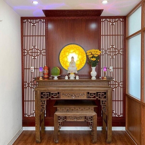 Bàn thờ gỗ hương với vẻ đẹp sang trọng, trang nhã