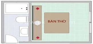 phòng thờ cạnh nhà vệ sinh
