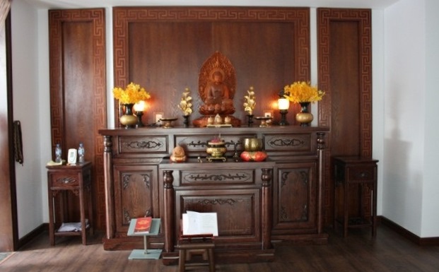 Kệ thờ Phật trong phòng thờ 