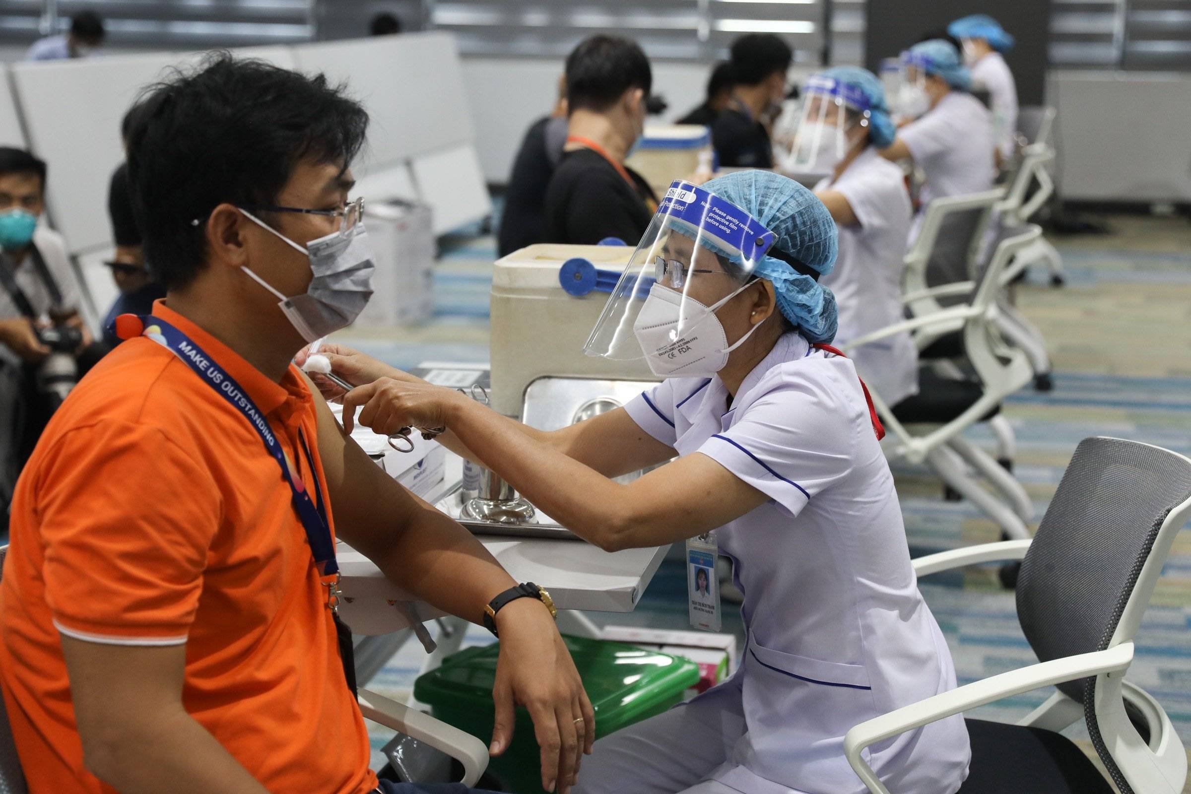 Thực hiện nghiêm túc các quy tắc phòng chống dịch